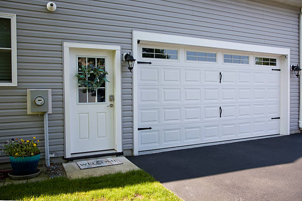 24/7 Emergency Garage Door Panel Replacement experts in Yorklyn, PA